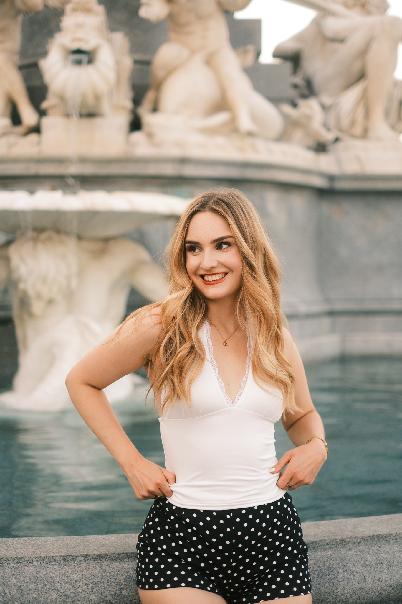Ayleen-315 couple photo session with a vienna photographer by maria theresien platz