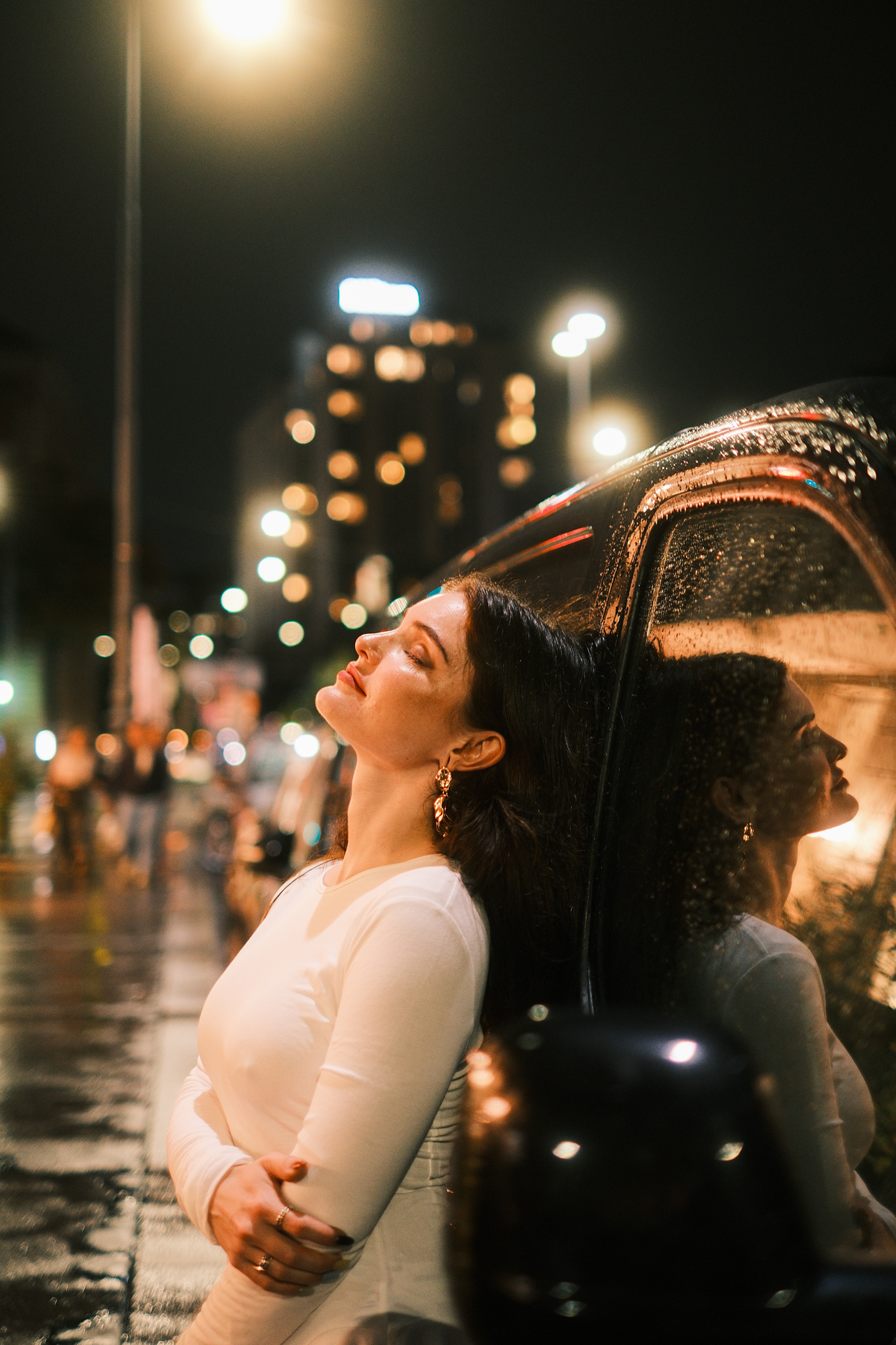 vienna-evening-rainy-photoshoot Summer Vienna photoshoot with light outfit and natural movement